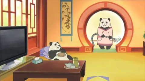 Polar Bear Cafe still 2