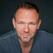Christian Holdt